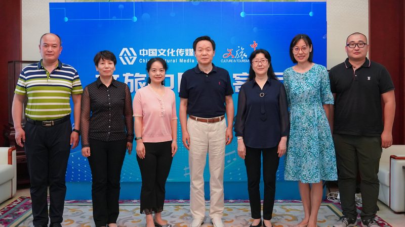 服装品牌VI设计：揭秘品牌形象塑造的秘诀