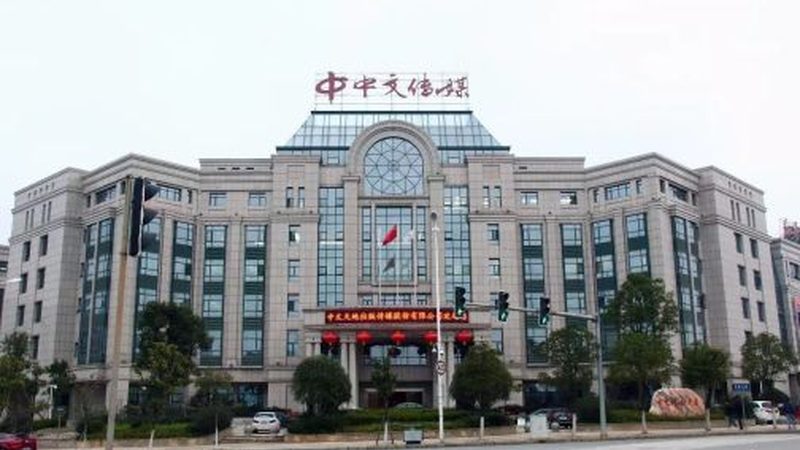 目前市场上常见的便携三脚架主要有以下几种类型：